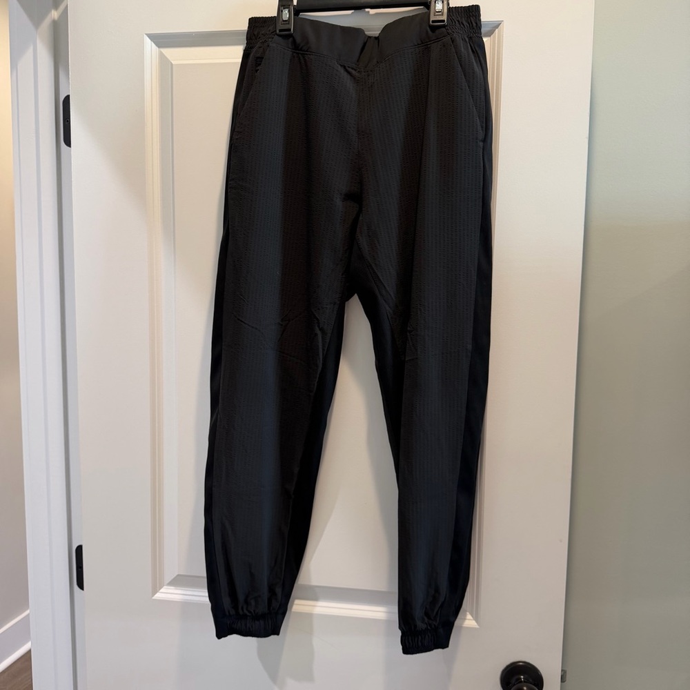 Athleta Women’s Black Textured Brooklyn Jogger